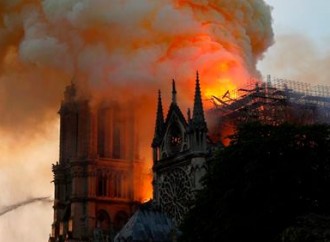 A CATHEDRAL ARCHITECT EXPLAINS WHY NOTRE DAME IS STILL IN GRAVE DANGER