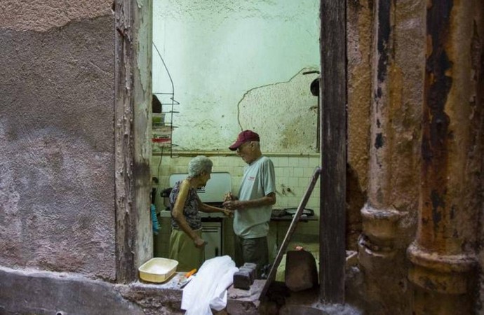 “10 millones de cubanos que quedarán en la isla en el 2025 acarreará una serie de retos, entre ellos los valores éticos y las relaciones interpersonales”