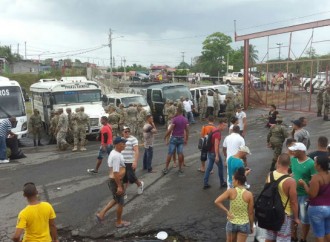 “El Gobierno panameño comenzó … traslado de emigrantes cubanos varados … a un campamento aislado de la población local”