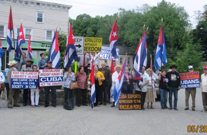 Central Valley, NY. Visita histórica y protesta contra el régimen comunista cubano