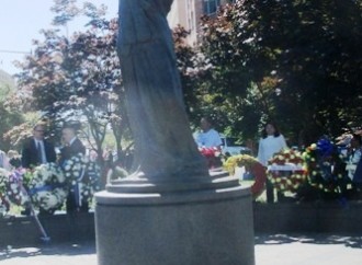 Junio 10, 2022. Ofrendas florales por las Víctimas del Comunismo en el Memorial de Washington, DC.