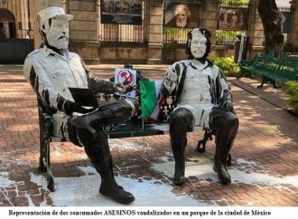 Derraman pintura sobre estatuas de Fidel Castro y Che Guevara en México.