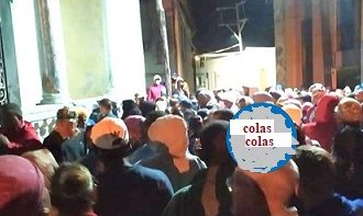 <strong>Multitudinarias colas en Cuba para obtener pasaporte</strong>