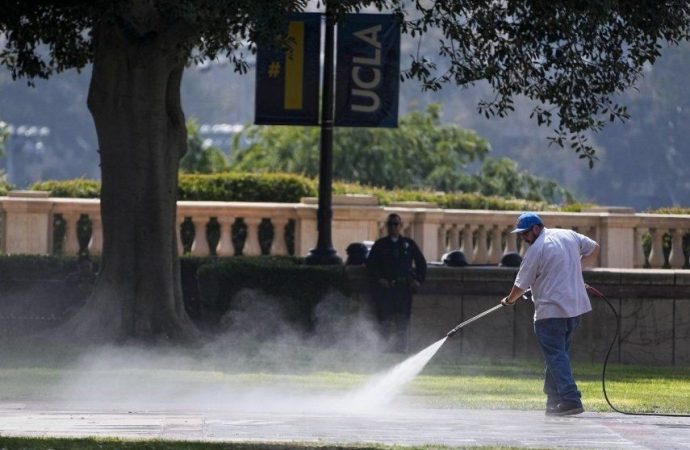 <strong>EEUU: Algunas universidades finalizan protestas e invitan a debatir sus inversiones.</strong>